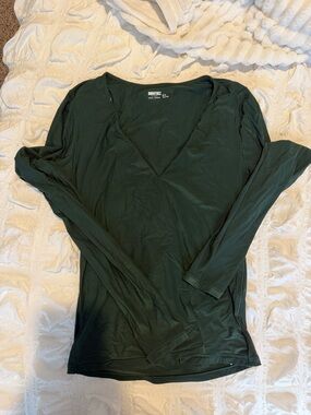 Aerie Smoothiez - Dark Green V-Neck Long Sleeve Top